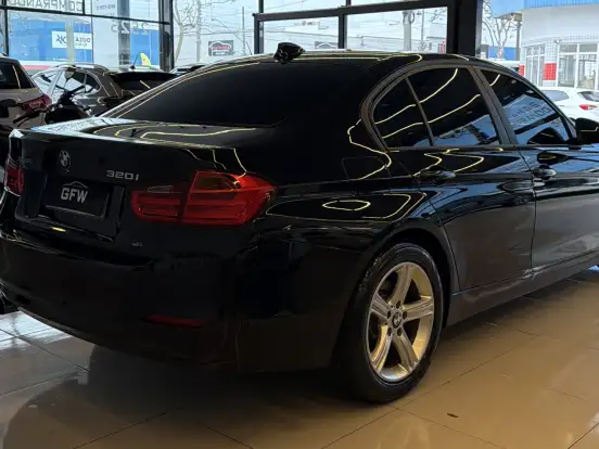 BMW-320i-2.0 16V TURBO ACTIVE FLEX 4P AUTOMÁTICO BMW-320i-2014