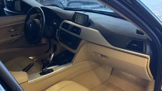 BMW-320i-2014