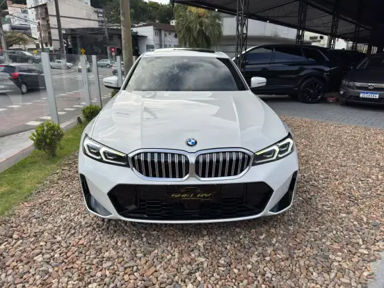 BMW-320i-2023