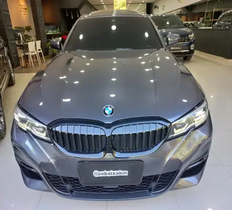 BMW-320i-2021