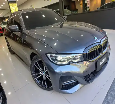 BMW-320i-2021