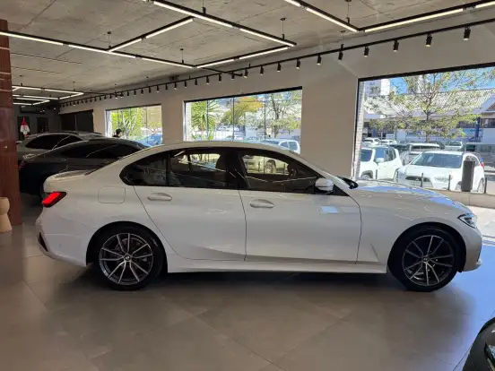 BMW-320i-2.0 16V TURBO GASOLINA SPORT AUTOMÁTICO BMW-320i-2019