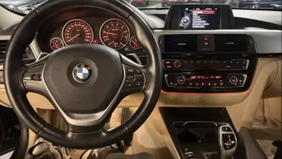 BMW-320i-2016