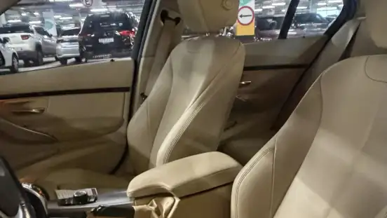 BMW-320i-2016