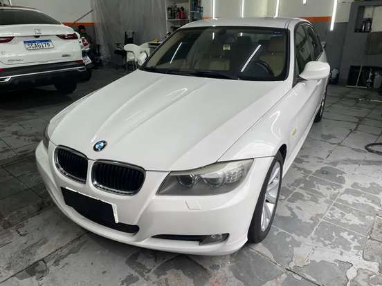 BMW-320i-2010