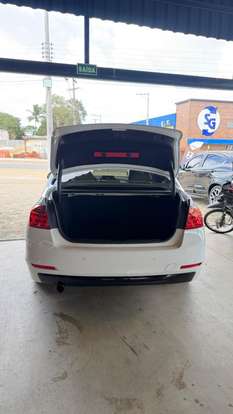 BMW-320i-2015