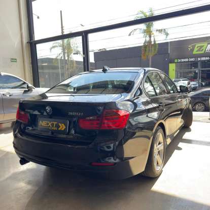 BMW-320i-2015
