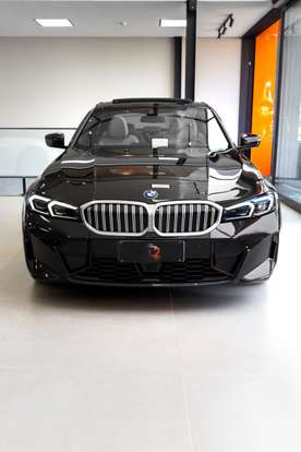 BMW-320i-2024