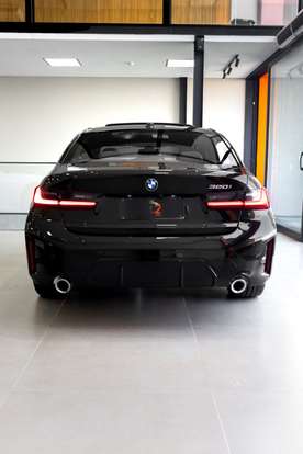 BMW-320i-2024