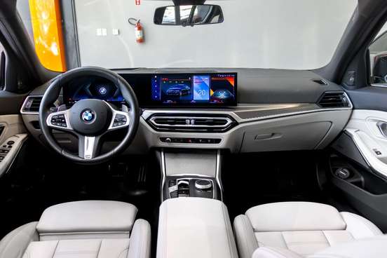 BMW-320i-2024