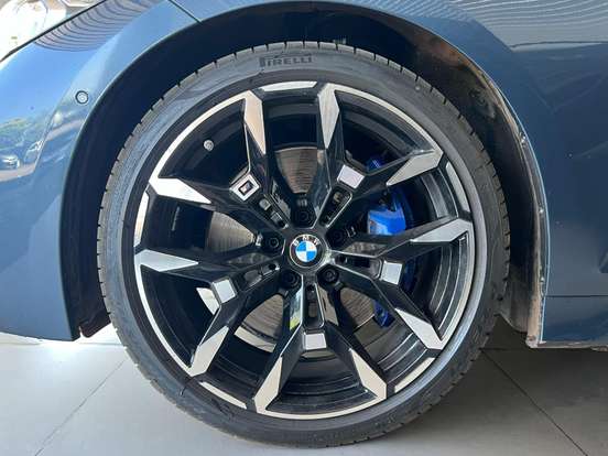 BMW-320i-2025
