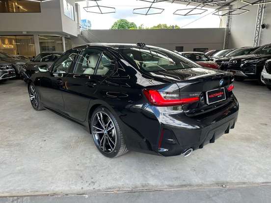 BMW-320i-2024