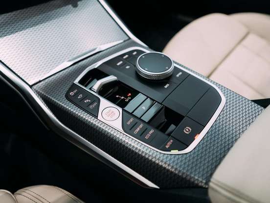 BMW-320i-2026