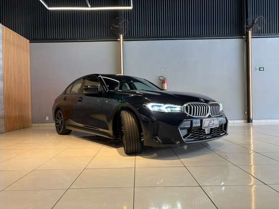 BMW-320i-2023