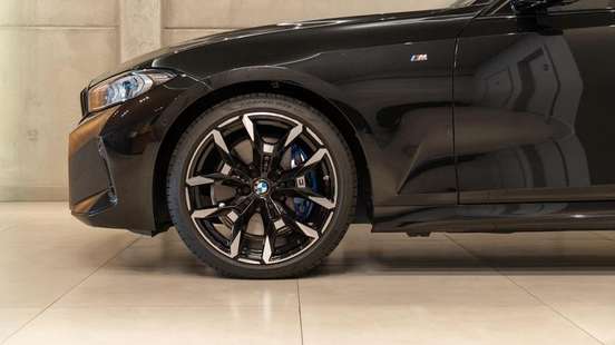BMW-320i-2025