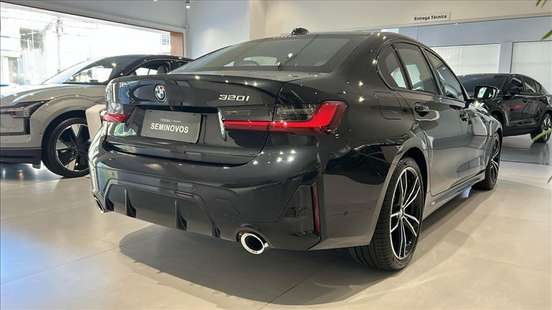 BMW-320i-2024