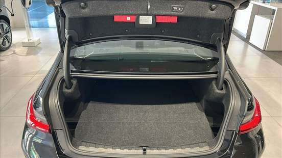 BMW-320i-2024