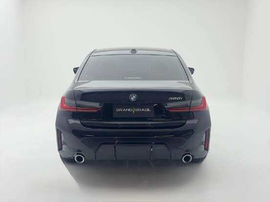 BMW-320i-2025