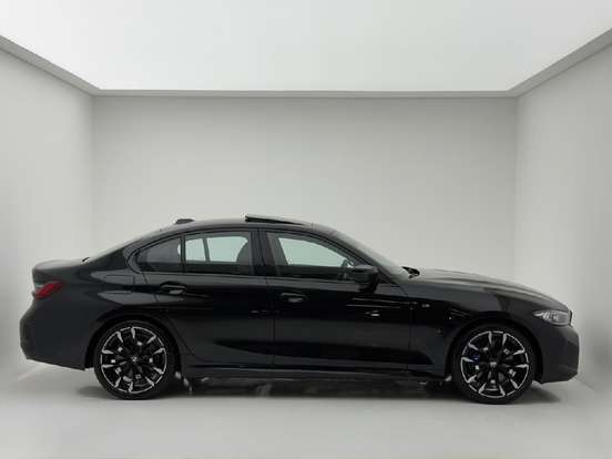 BMW-320i-2025