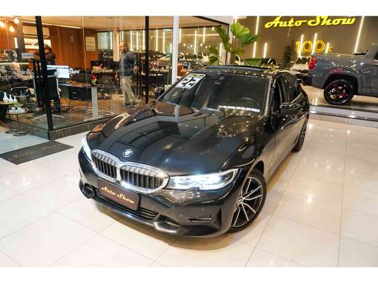 BMW-320i-2021