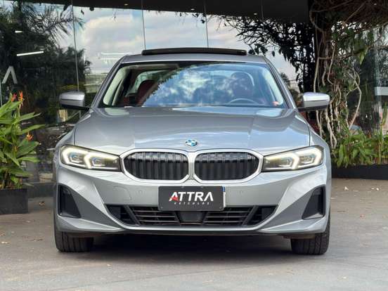 BMW-320i-2022