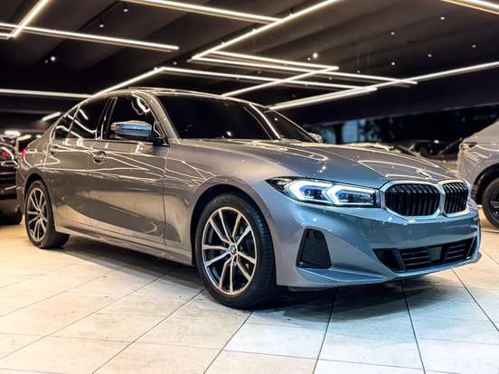 BMW-320i-2023
