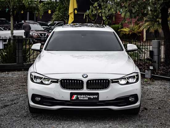 BMW-320i-2.0 SPORT GP 16V TURBO ACTIVE FLEX 4P AUTOMÁTICO BMW-320i-2018