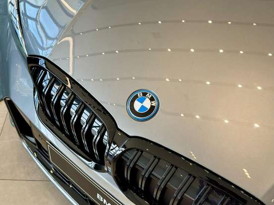 BMW-330e-2.0 16V TURBO HÍBRIDO M SPORT AUTOMÁTICO BMW-330e-2025