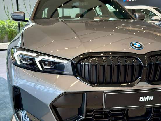 BMW-330e-2.0 16V TURBO HÍBRIDO M SPORT AUTOMÁTICO BMW-330e-2025