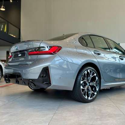 BMW-330e-2025