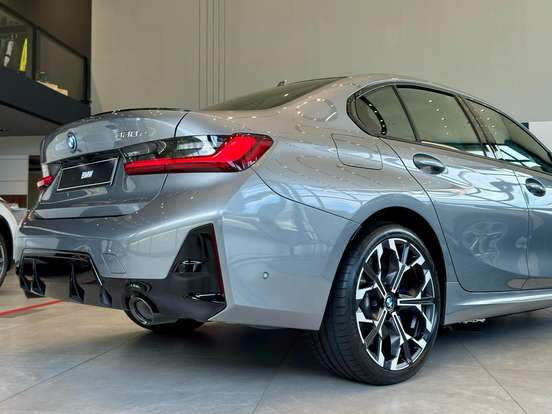 BMW-330e-2.0 16V TURBO HÍBRIDO M SPORT AUTOMÁTICO BMW-330e-2025