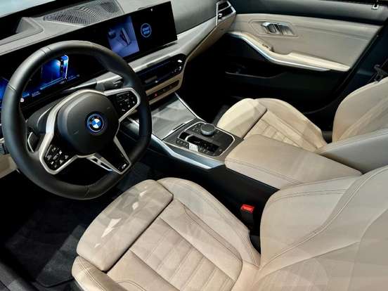 BMW-330e-2.0 16V TURBO HÍBRIDO M SPORT AUTOMÁTICO BMW-330e-2026