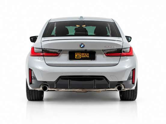 BMW-330e-2022