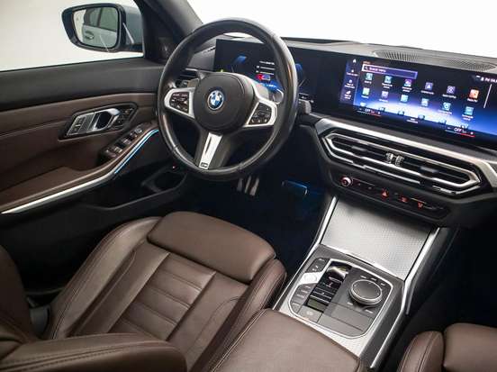 BMW-330e-2022