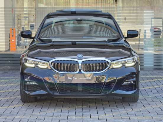 BMW-330e-2022