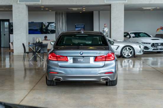 BMW-530e-2019
