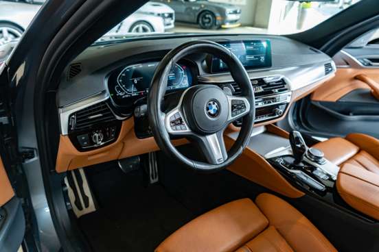 BMW-530e-2019