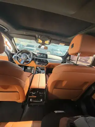 BMW-540i-2017
