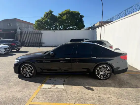 BMW-540i-2017
