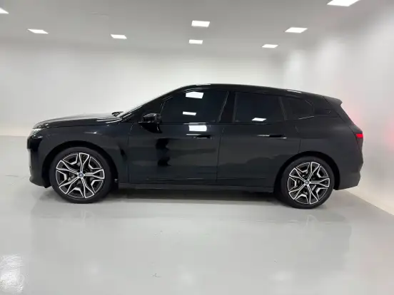 BMW-iX-2024