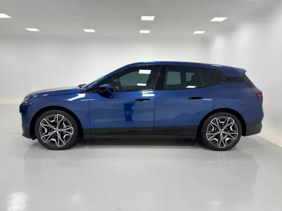 BMW-iX-2024