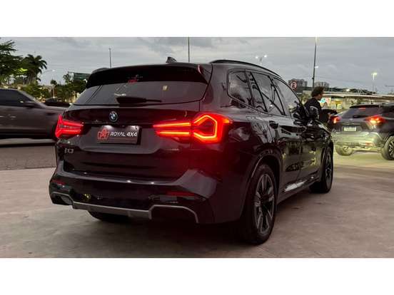 BMW-iX3-2022