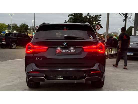 BMW-iX3-2022