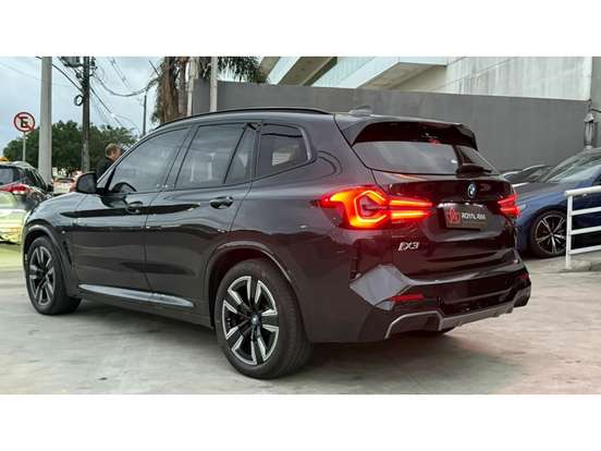 BMW-iX3-2022
