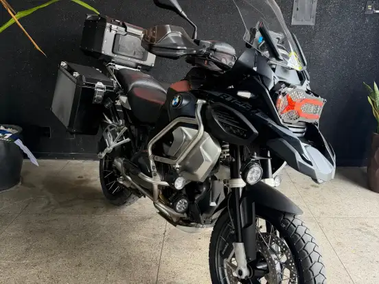 BMW-R 1250 GS ADVENTURE PREMIUM TRIPLE BLACK BMW-R 1250 GS ADVENTURE PREMIUM TRIPLE BLACK-2022
