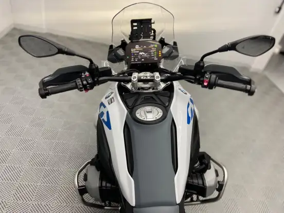 BMW-R 1300 GS PLUS BMW-R 1300 GS PLUS-2024