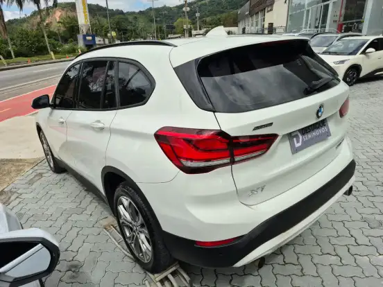 BMW-X1-2021