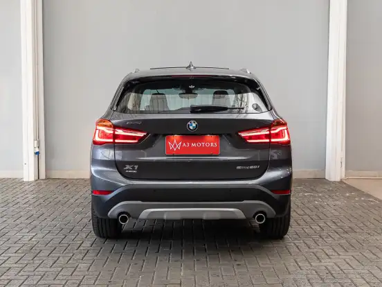 BMW-X1-2.0 16V TURBO ACTIVEFLEX SDRIVE20I X-LINE 4P AUTOMÁTICO BMW-X1-2019
