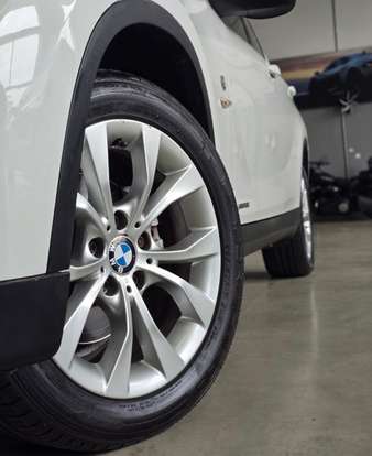 BMW-X1-2011