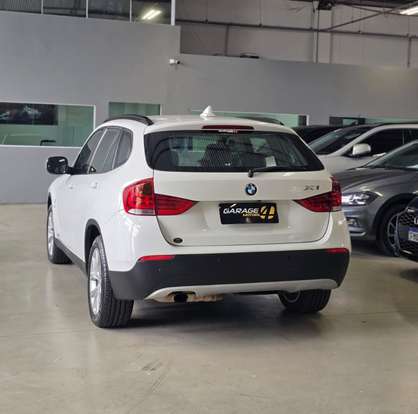 BMW-X1-2011